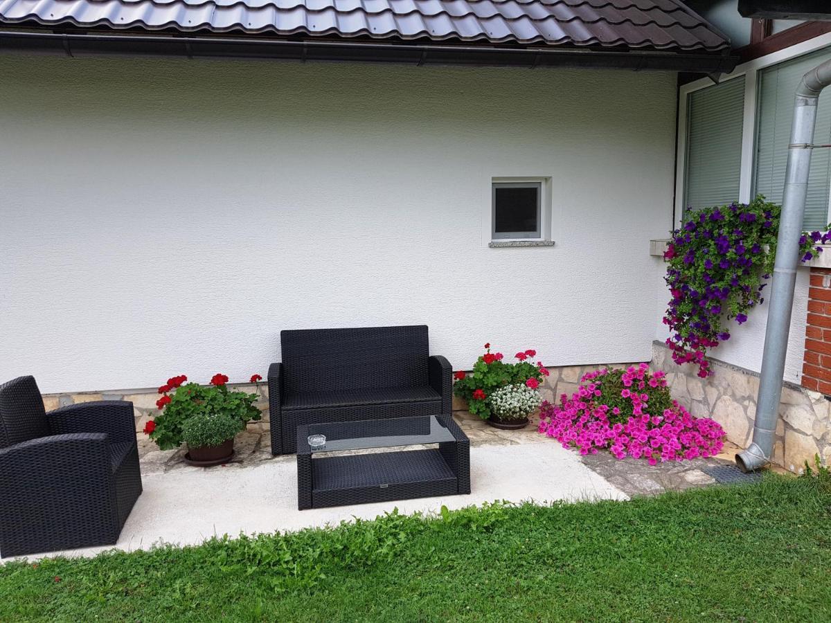 Apartments Sanja Rakovica Exterior photo