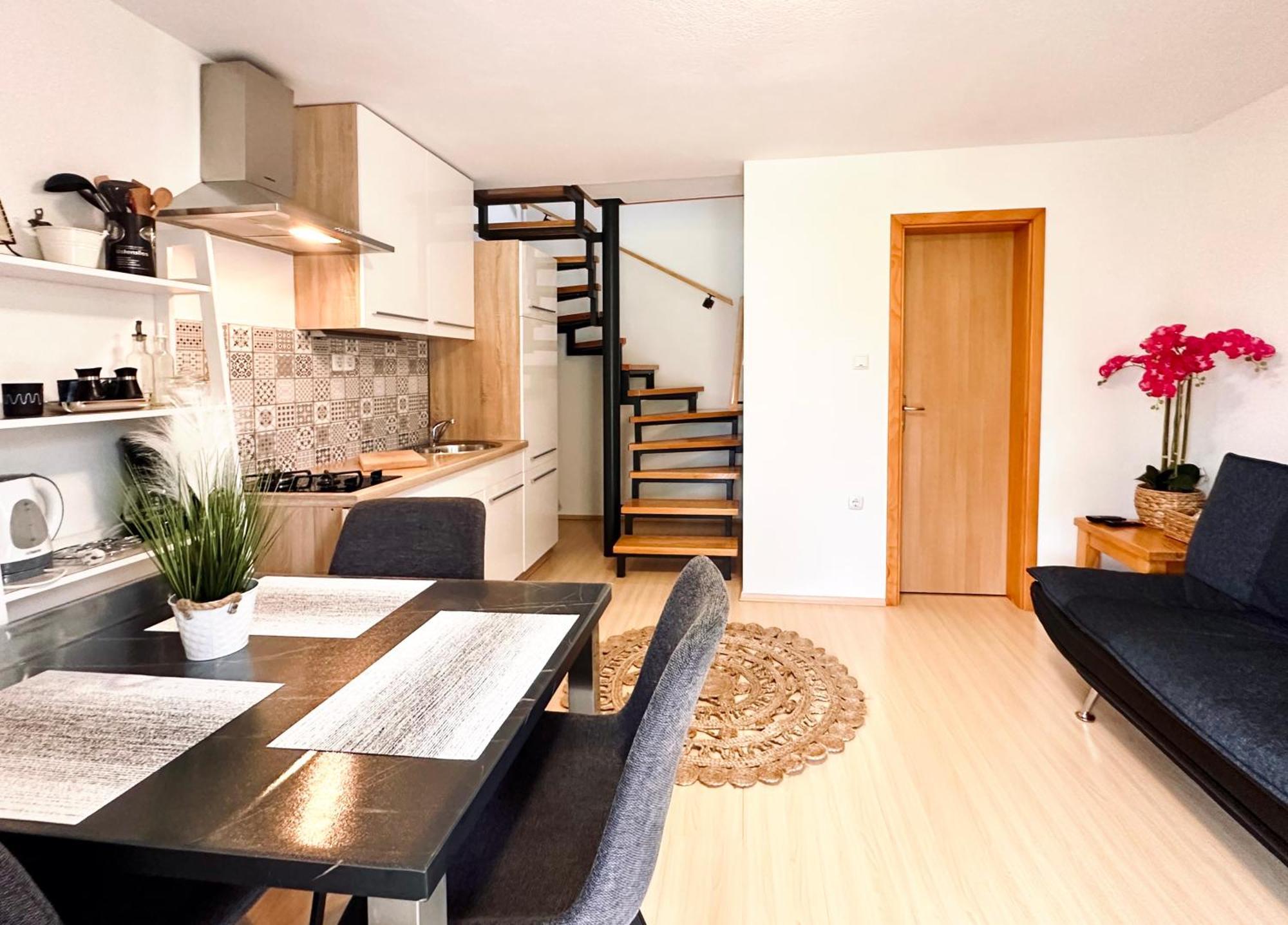 Apartments Sanja Rakovica Exterior photo